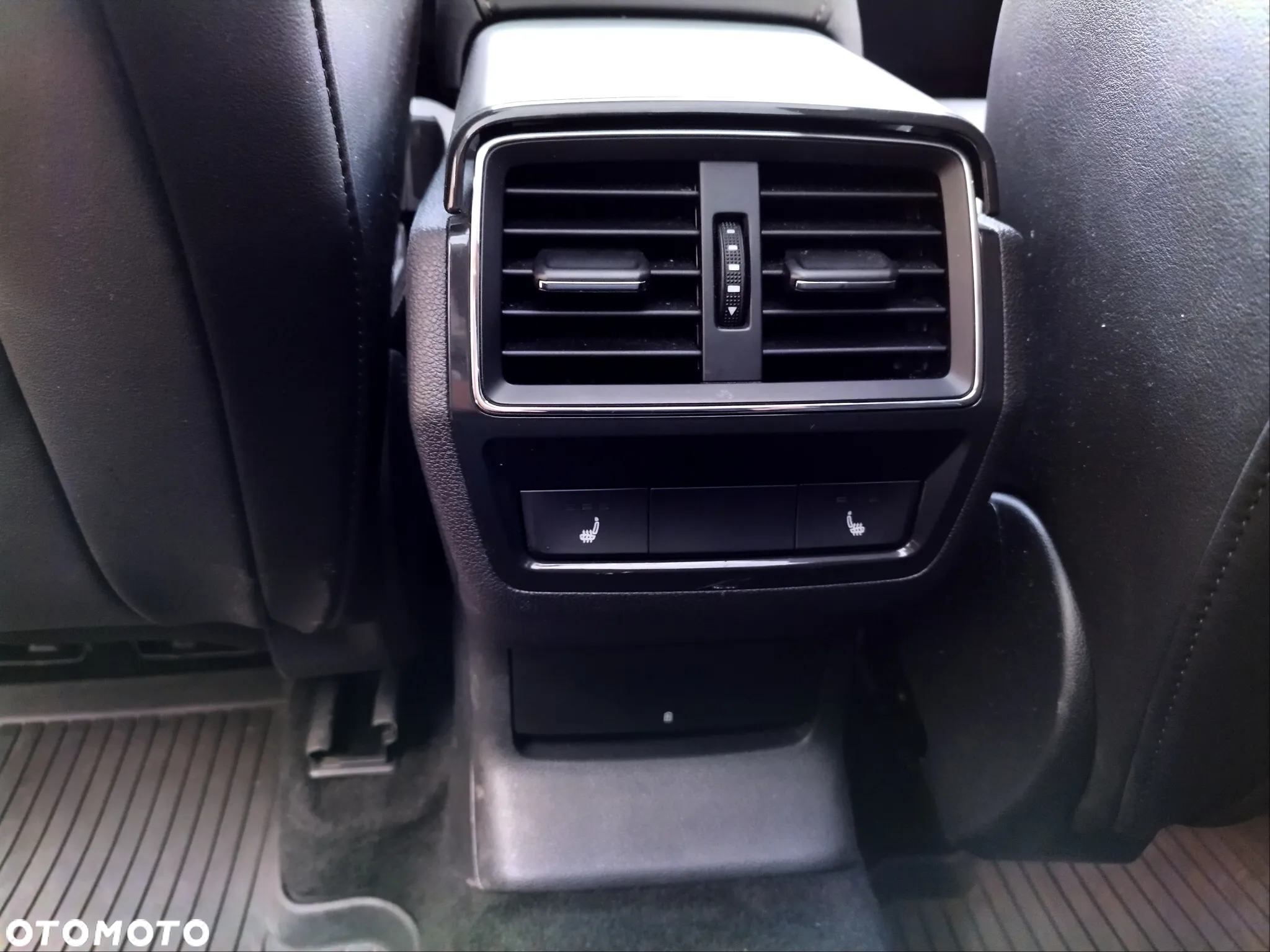 Skoda Karoq 2.0 TDI SCR 4x4 Ambition - 14