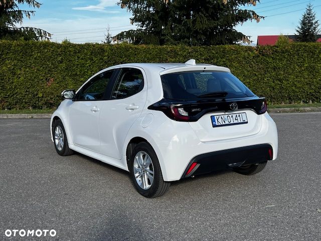 Toyota Yaris 2024 photo 3