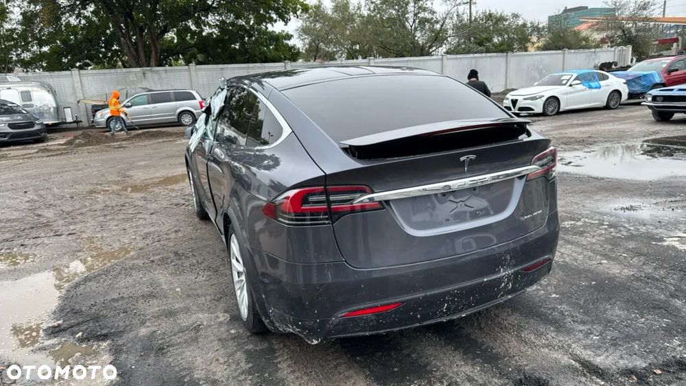 Tesla Model X Long Range Plus - 4