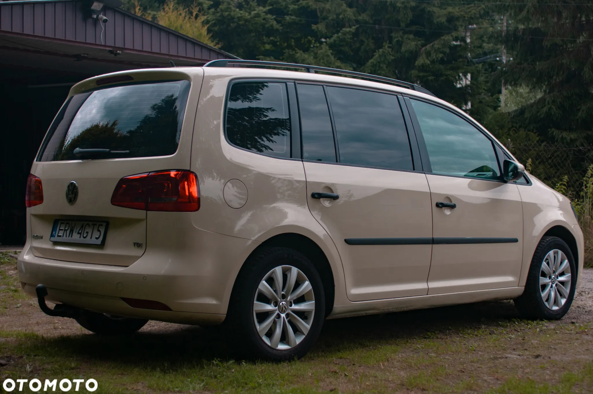 Volkswagen Touran 1.6 TDI DPF Comfortline DSG - 4