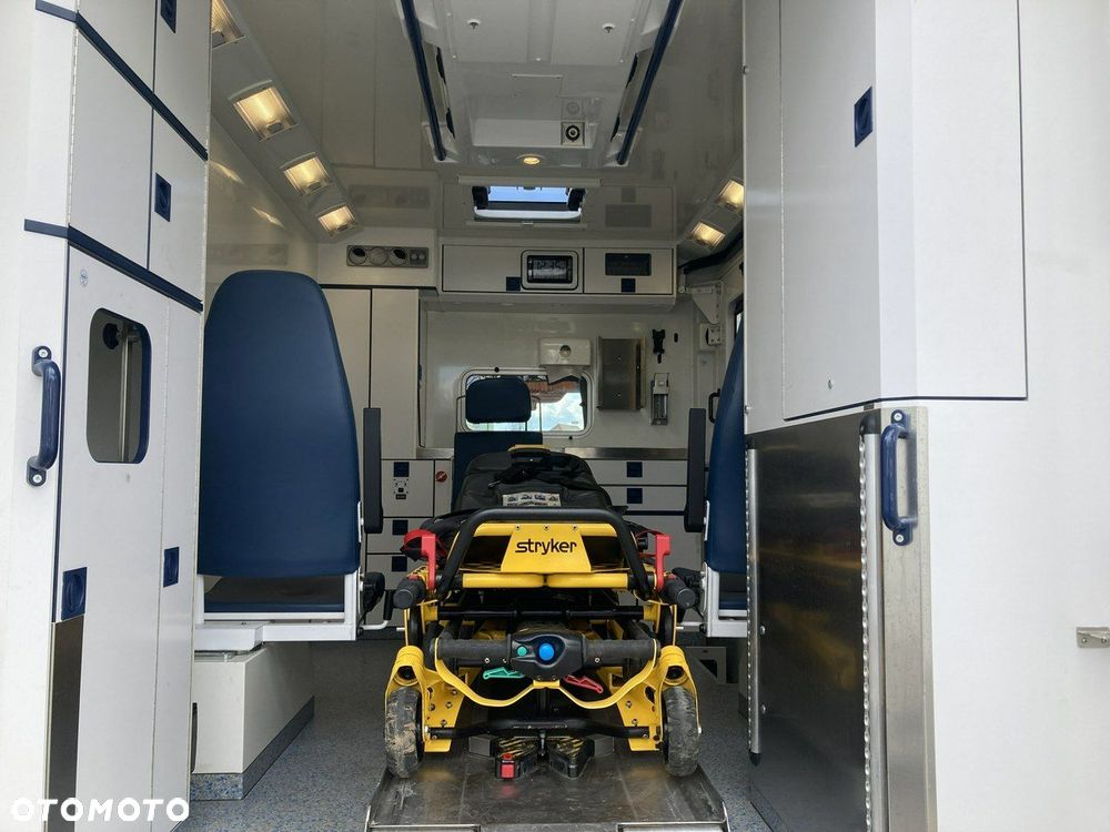 Mercedes-Benz Sprinter - 19