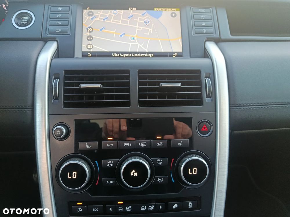 Land Rover Discovery Sport TD4 HSE Luxury - 34