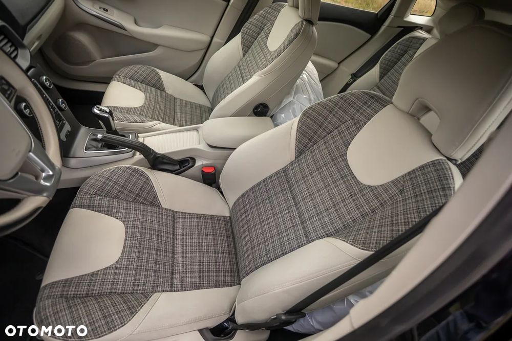 Volvo V40 T2 - 18