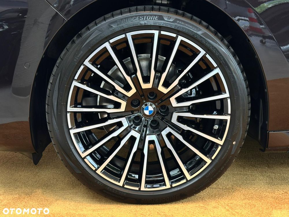 BMW Seria 7 740d xDrive mHEV Nero Lusso Edition sport - 7