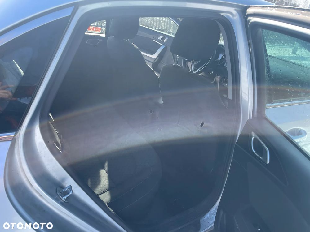 Kia Ceed 1.6 CRDi SCR M - 11