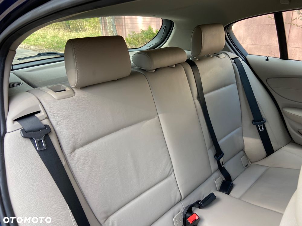 BMW Seria 1 118d - 28