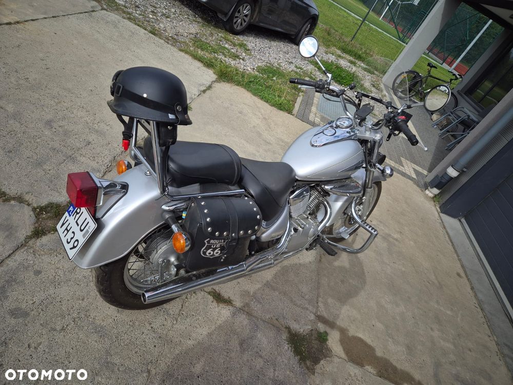 Suzuki Intruder - 3