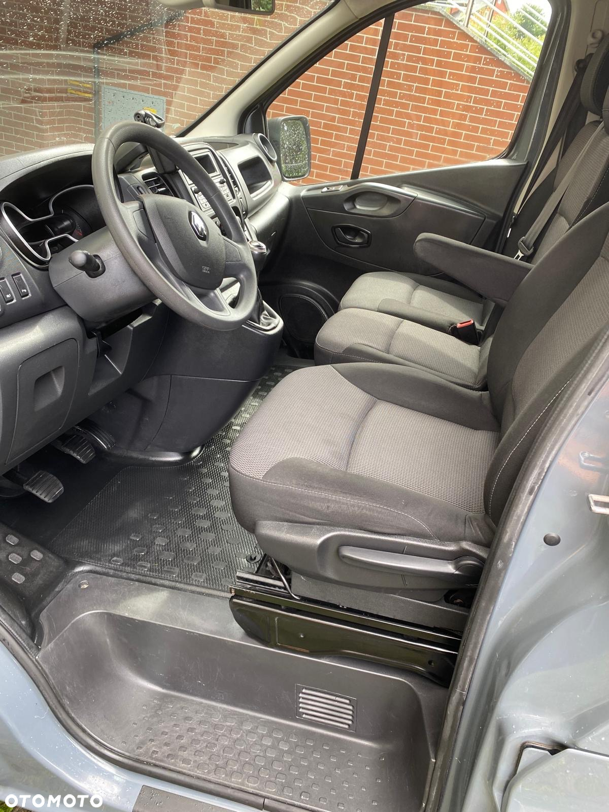 Renault Trafic - 10