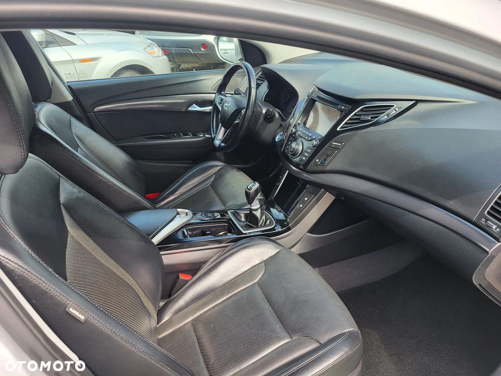 Hyundai i40 i40cw 2.0 Premium - 22