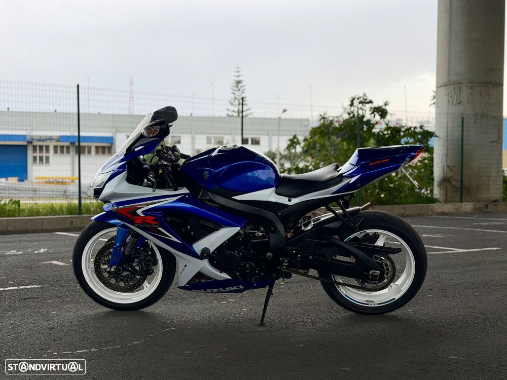 Suzuki GSX-R - 13