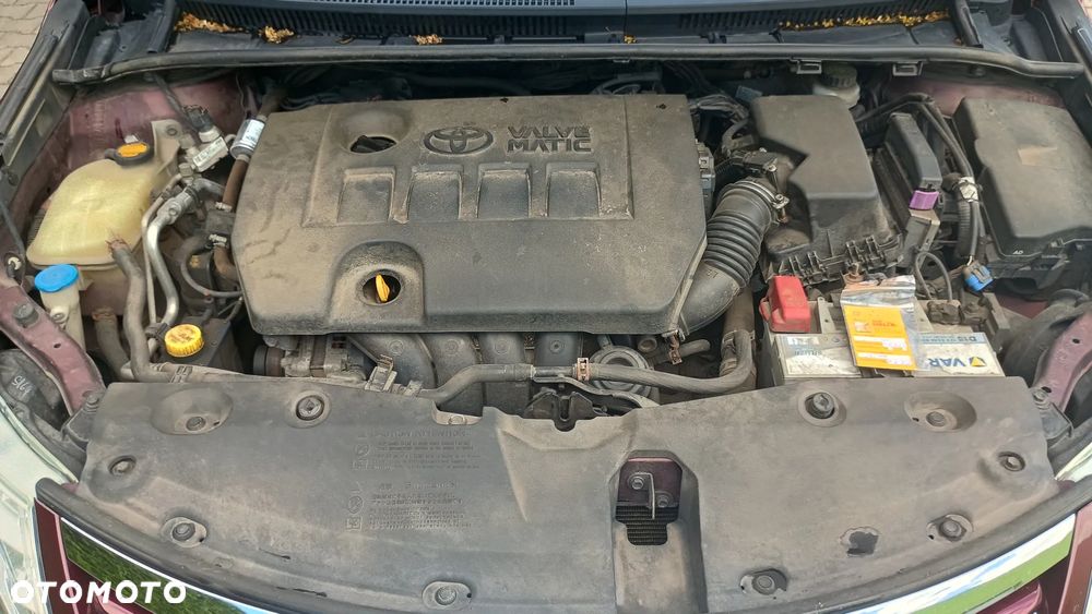 Toyota Avensis 1.8 Sol plus NAVI - 14