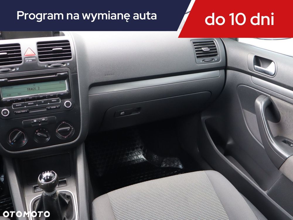 Volkswagen Jetta - 10