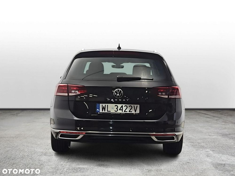 Volkswagen Passat Variant 2.0 TDI EVO Elegance DSG - 5