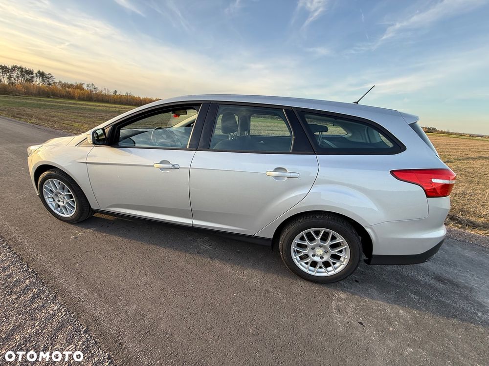 Ford Focus 1.6 SYNC Edition - 5