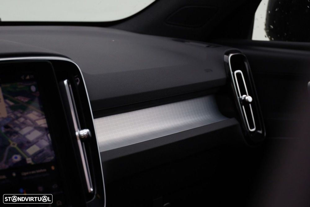 Volvo XC 40 2.0 B3 Core - 17