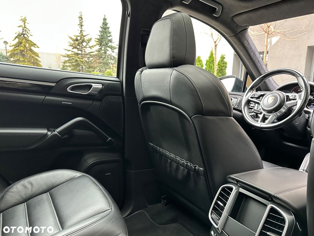 Porsche Cayenne S - 28