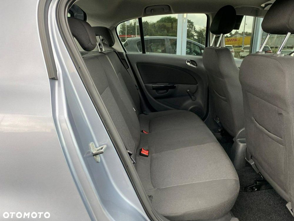 Opel Corsa 1.2 16V Essentia - 8