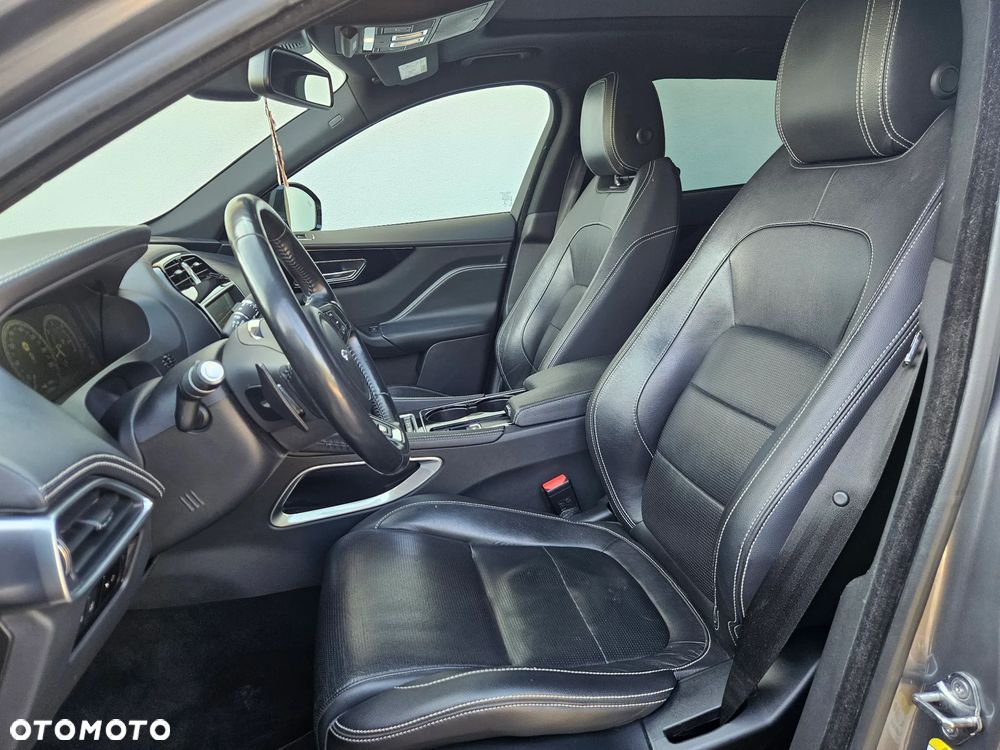 Jaguar F-Pace - 18