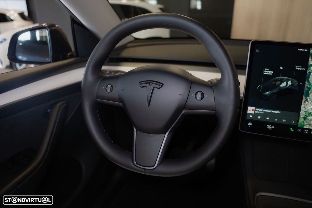 Tesla Model Y Long Range Dual Motor AWD - 36