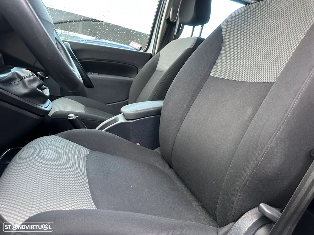 Renault IVA dedutível  Kangoo Maxi GPS 5Lug. Comercial Ligeiro Misto - 21