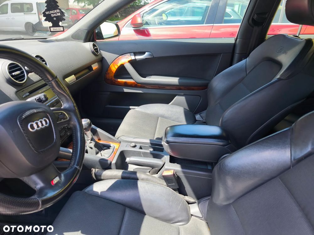 Audi A3 3-drzwiowe 2.0 FSI Ambition - 6