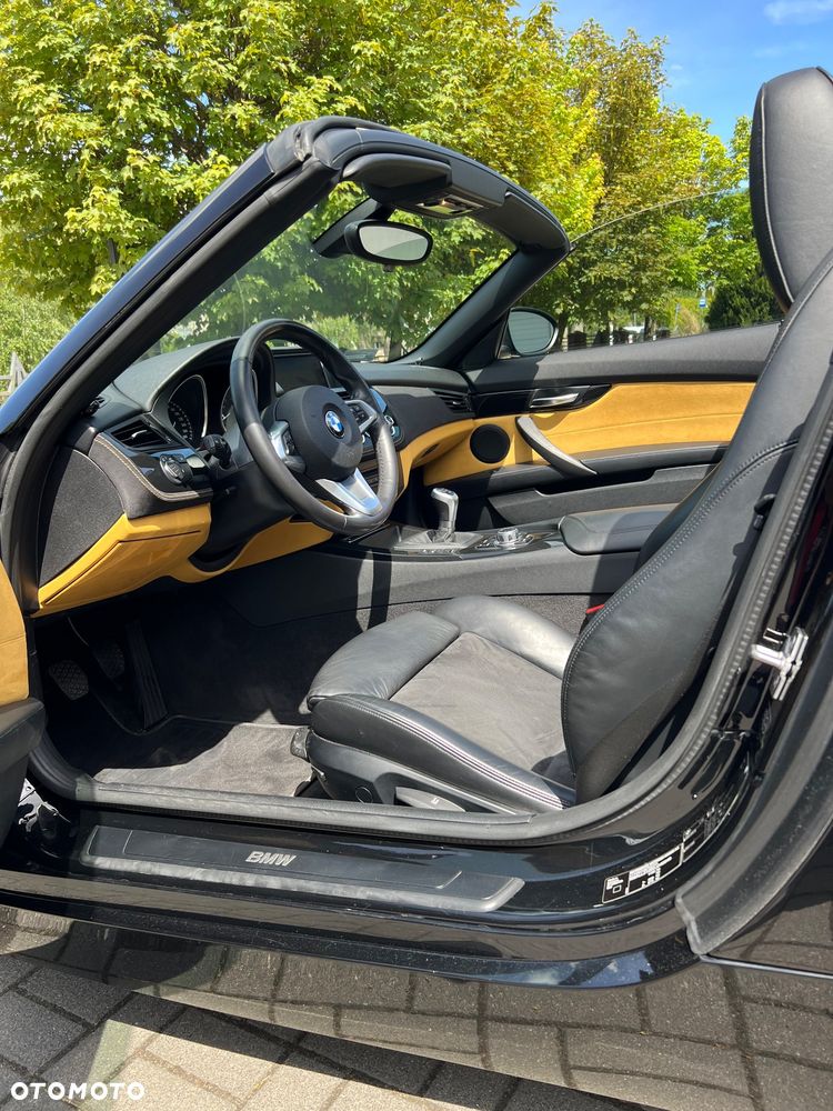 BMW Z4 sDrive20i - 11