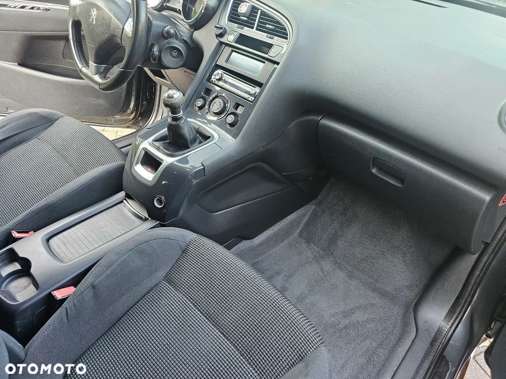 Peugeot 5008 - 25
