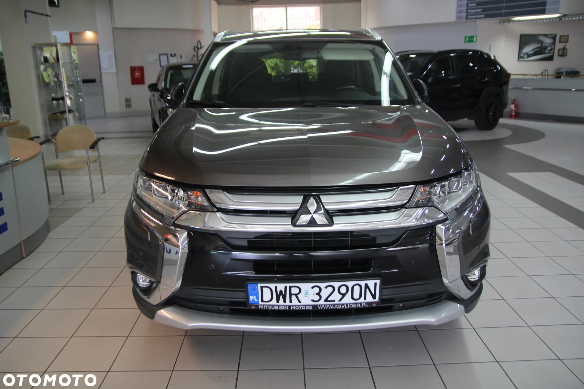 Mitsubishi Outlander 2.0 Intense + Navi 4WD CVT - 3