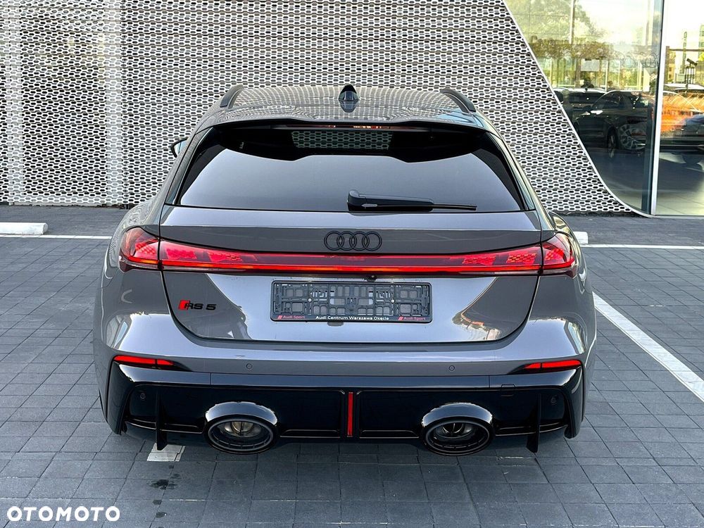 Audi RS5 Avant - 7