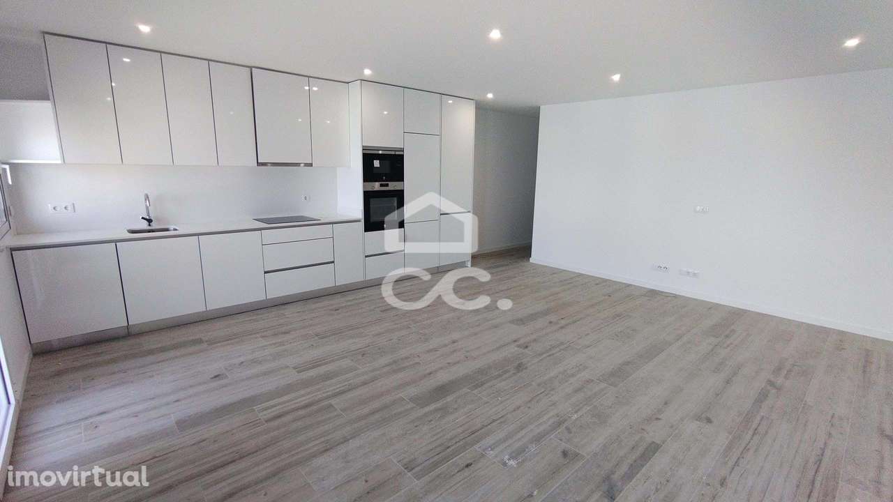 Apartamento tipo T-2 no centro da Vila de Pataias. - Grande imagem: 4/17