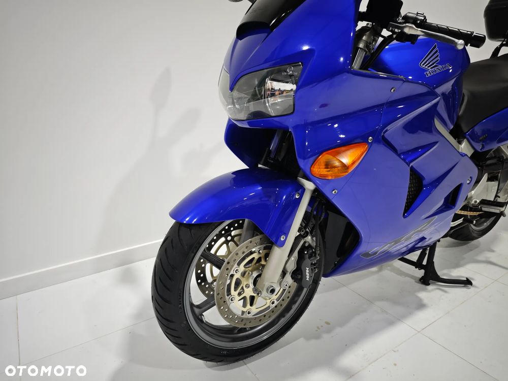 Honda VFR - 14