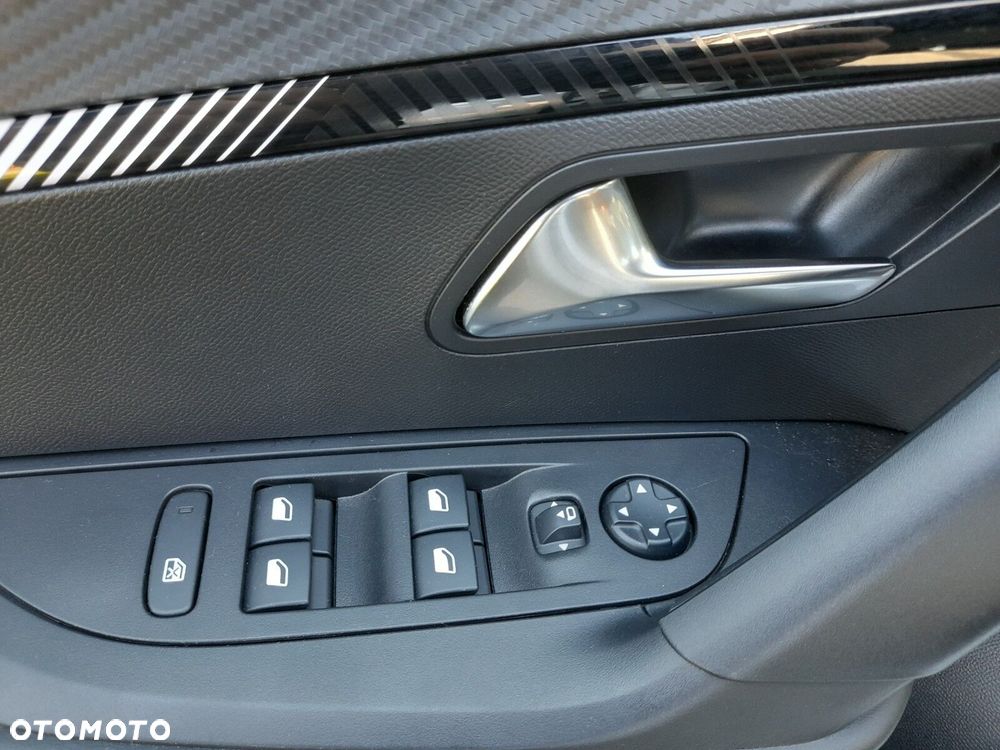 Peugeot 2008 1.2 PureTech Allure S&S EAT8 - 13