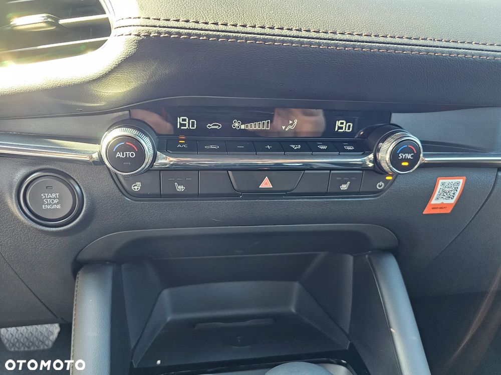 Mazda 3 e-SKYACTIV-G 140 M HYBRID EXCLUSIVE-LINE - 13