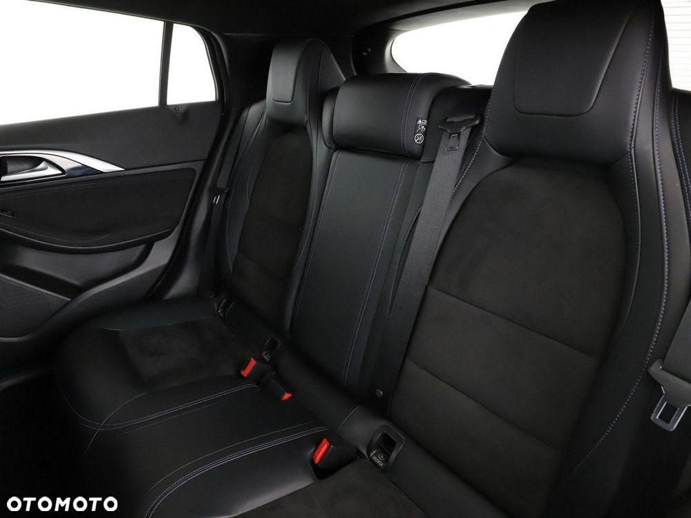 Infiniti Q30 2.0t Sport AWD 7DCT - 18