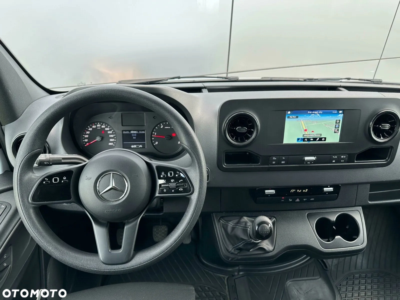 Mercedes-Benz Sprinter - 9