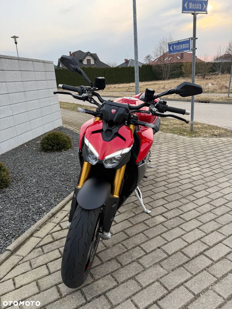 Ducati Streetfighter V2 - 14