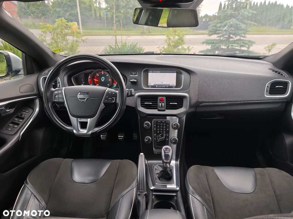 Volvo V40 D2 R Design - 7