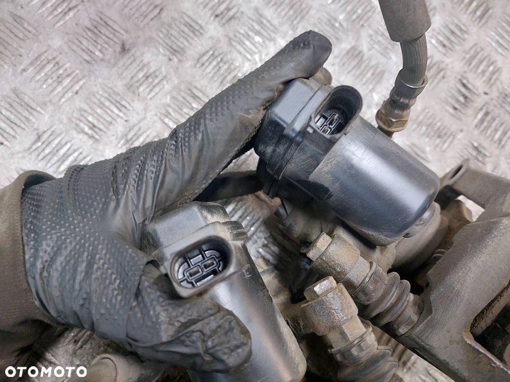 TARCZE HAMULCOWE TYŁ + KLOCKI + ZACISKI AUDI Q5 8R 8K0615601B 32335478 - 10