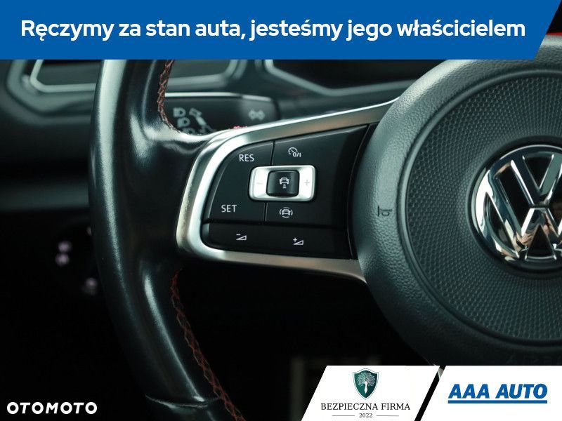 Volkswagen T-Roc - 17