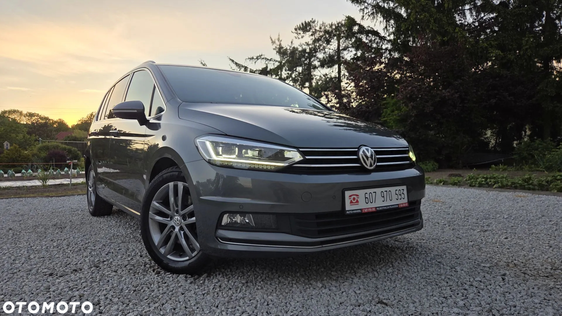Volkswagen Touran 2.0 TDI SCR Highline - 19