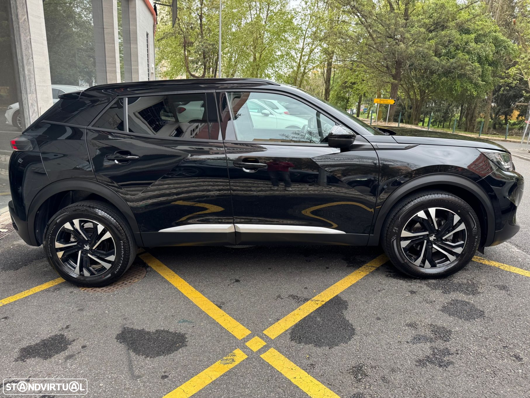 Peugeot 2008 BlueHDi 110 Allure - 4