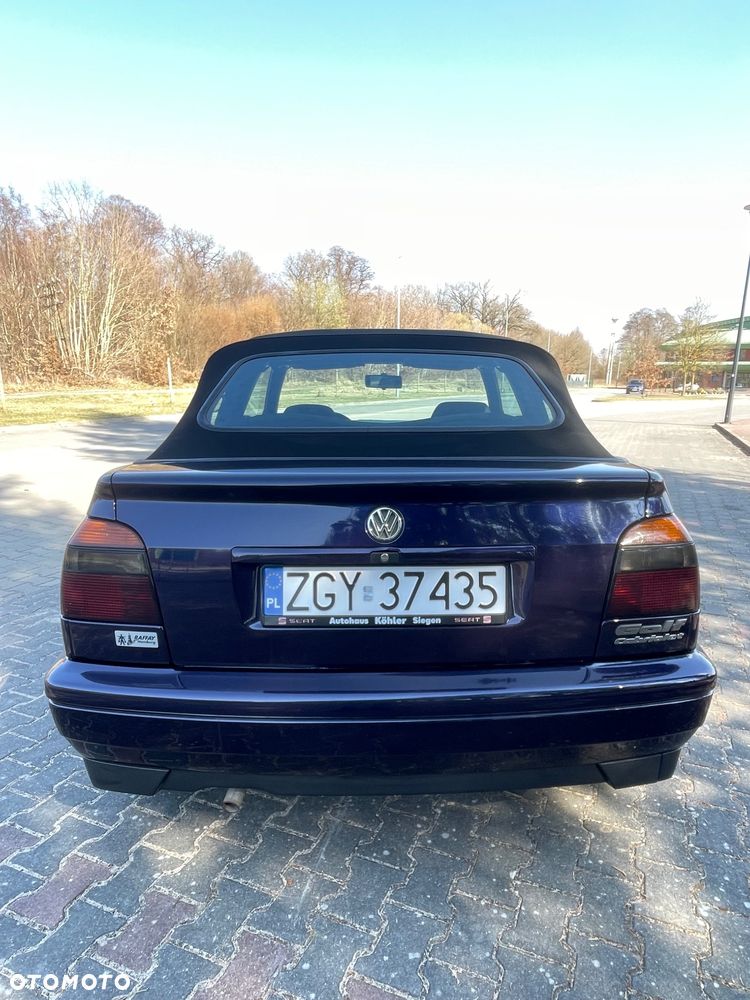 Volkswagen Golf 1.8 GL - 17