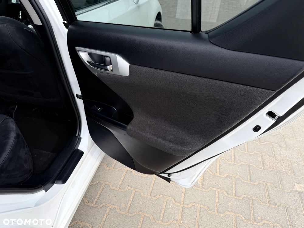 Lexus CT 200h Prestige - 19
