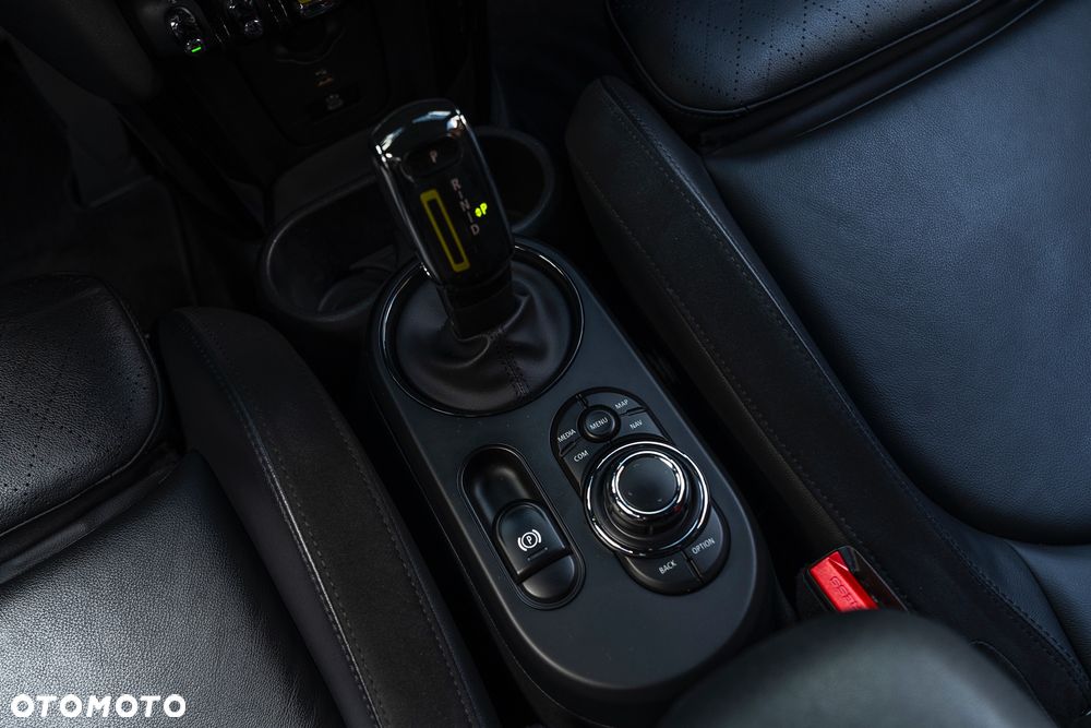 MINI Cooper SE Essential Trim - 34