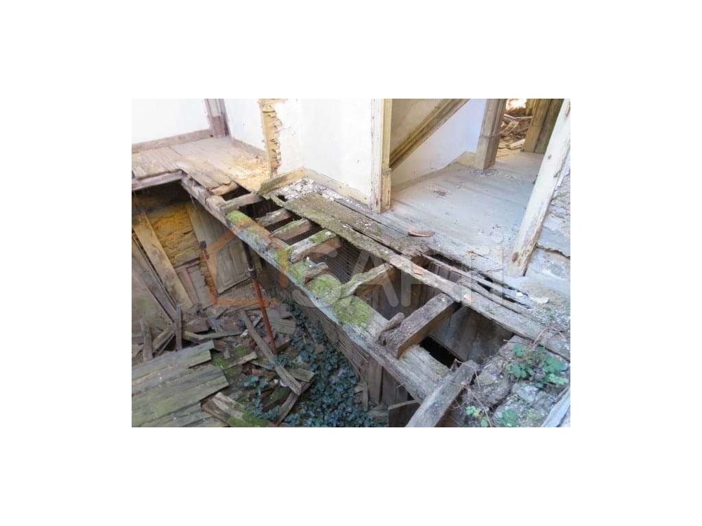 Moradia para Reconstrução em Castanheira de Pera - Grande imagem: 4/12
