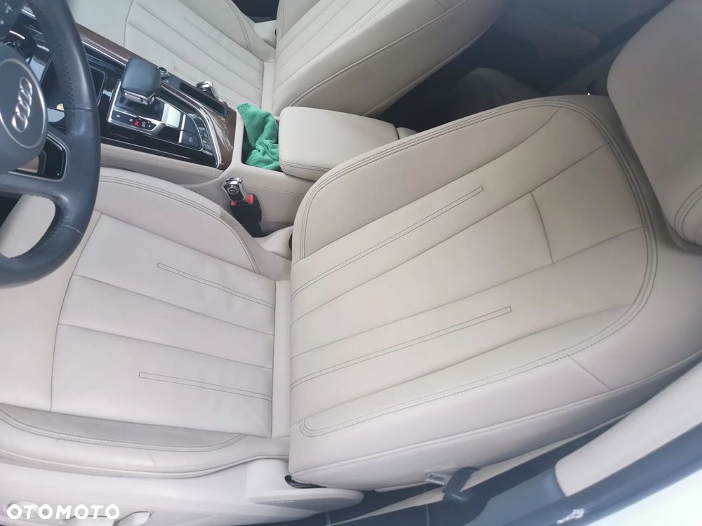 Audi A4 Limousine 40 TFSI S tronic S line - 11