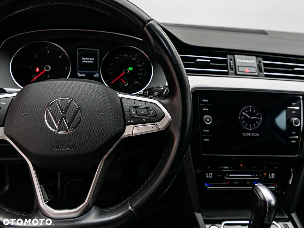 Volkswagen Passat - 16