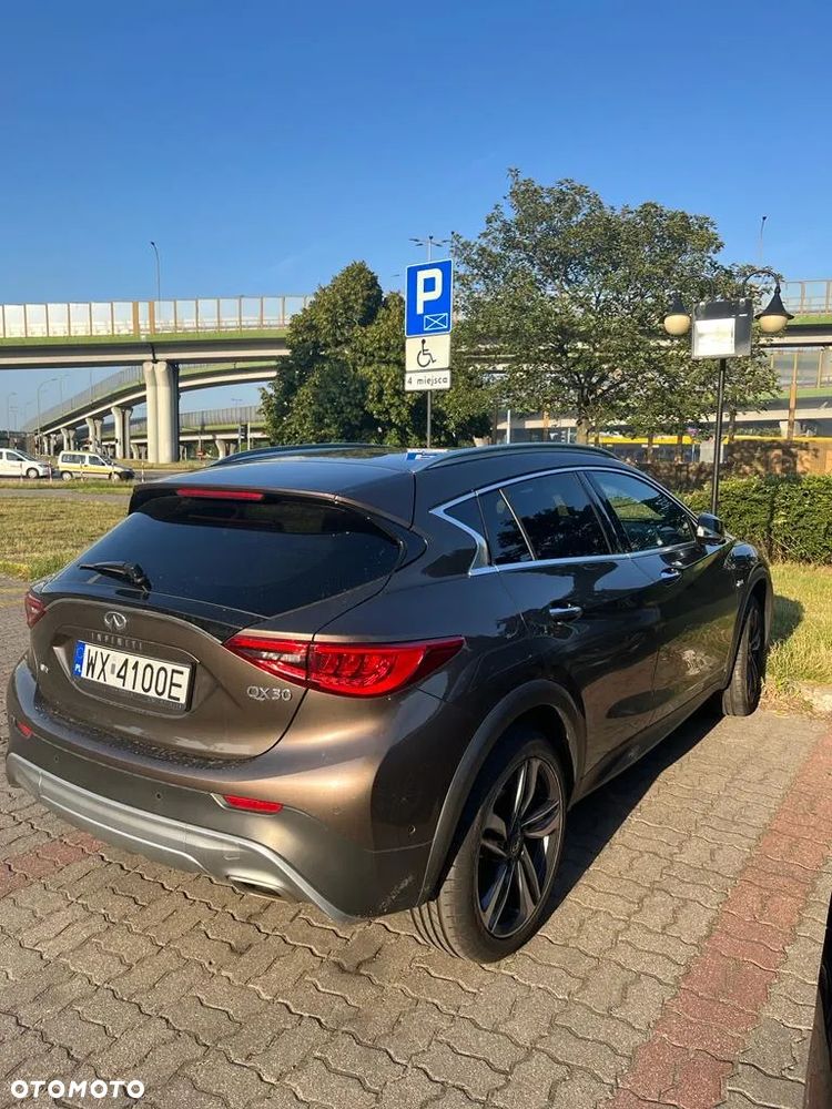 Infiniti QX30 2.0t Luxe Tech AWD 7DCT - 3