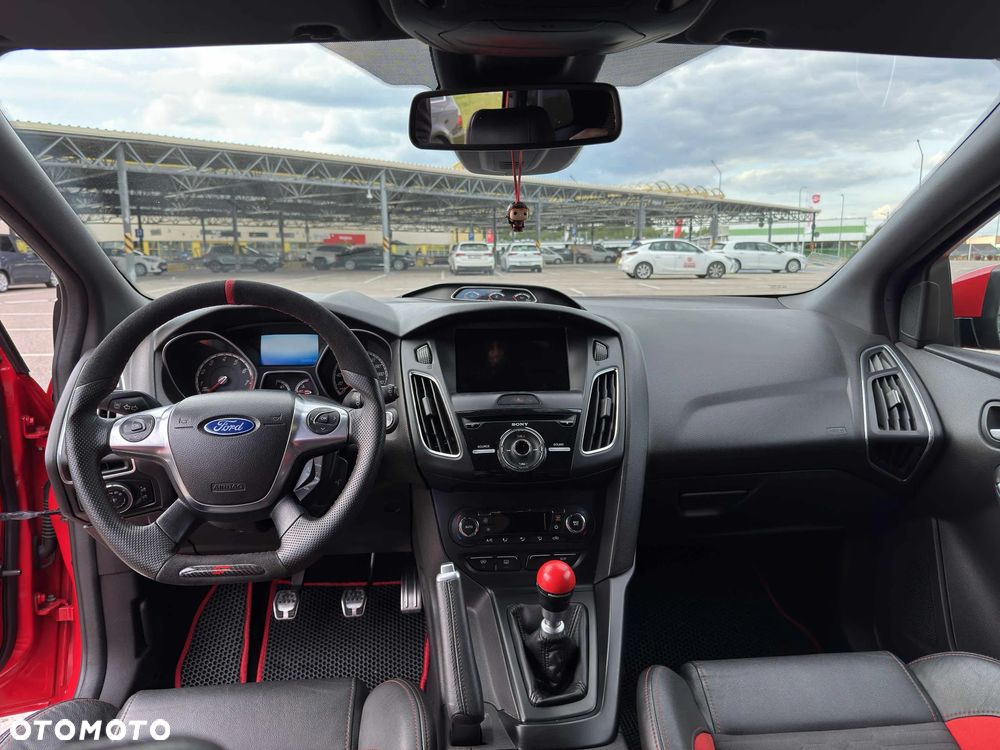 Ford Focus ST2 - 16