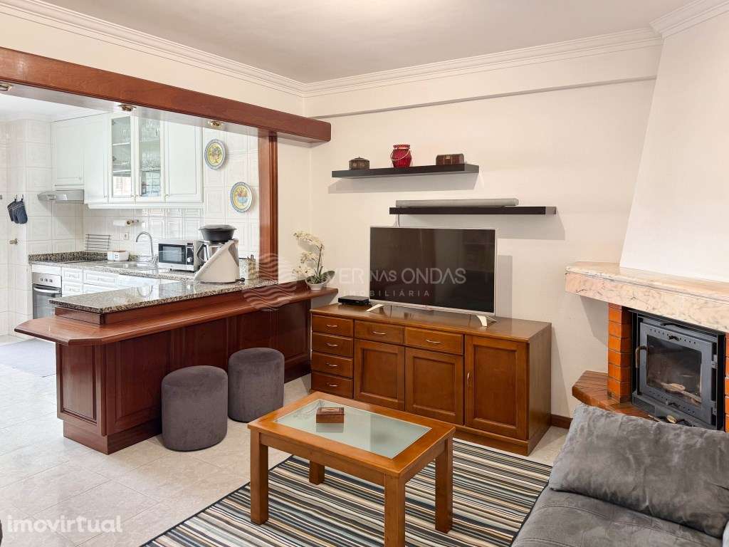 T2 Último Piso com Lareira e Lugar de Garagem | Pedras Rubras - Grande imagem: 2/30